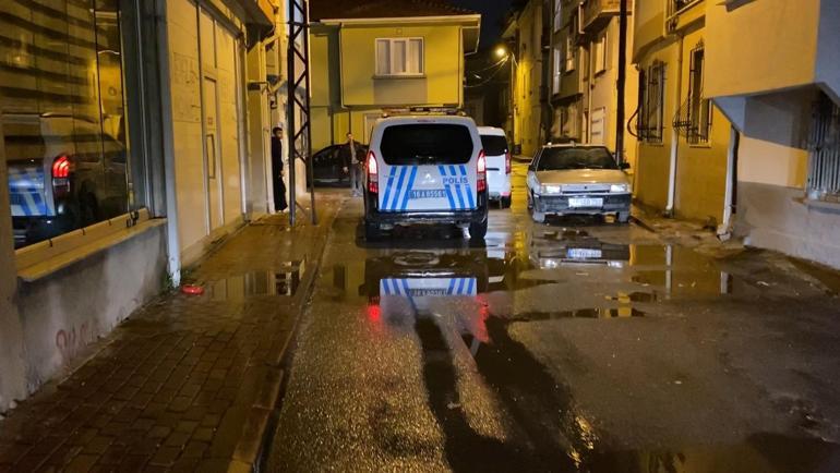 Bursa’da kurusıkı tabancayla rastgele ateş açan şüpheliler kamerada