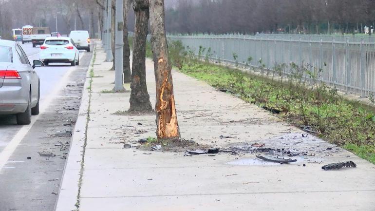 Küçükçekmecede kaza yapan otomobil dereye uçtu