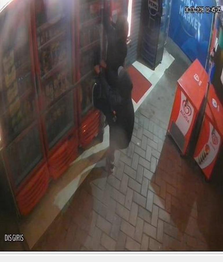 Bisikletli 3 çocuk otomobillerin lastiğini kesip, marketlerden hırsızlık yaptı