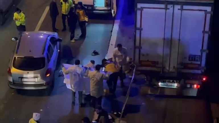 Başakşehir TEM Otoyolunda TIRa çarpan motosikletin sürücüsü öldü