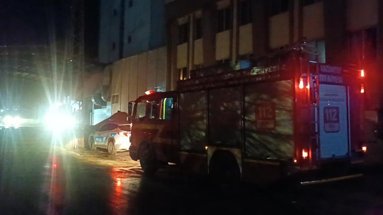 Gaziantepte makarna fabrikasındaki yangın söndürüldü