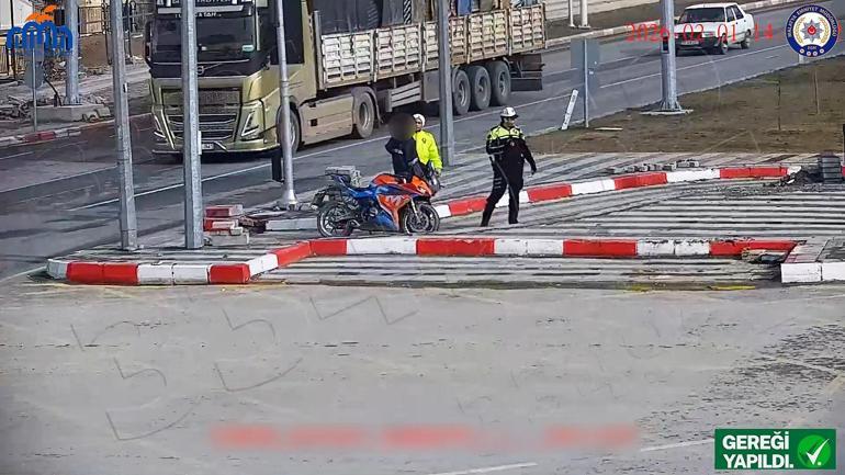 Trafikte akrobatik hareket yapan motosikletli gruba ceza