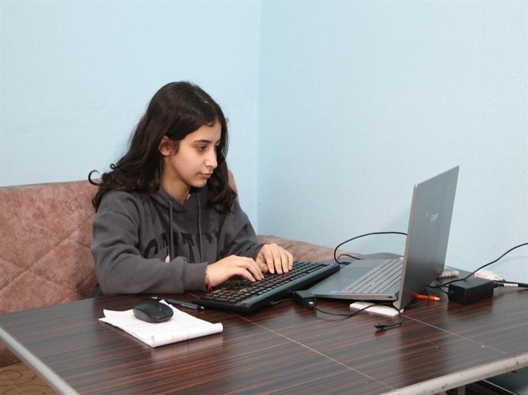 Deprem enkazından 45 saat sonra çıkarılan Tuğba: Estetik cerrah olacağım