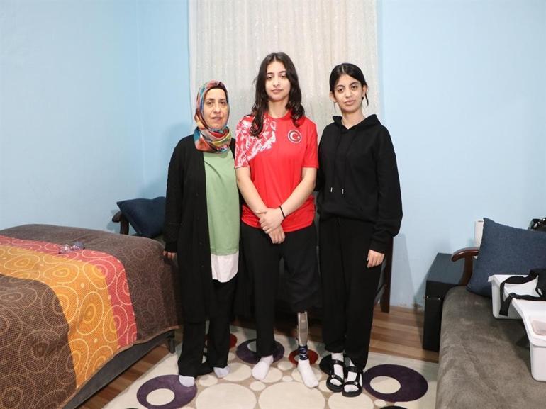 Deprem enkazından 45 saat sonra çıkarılan Tuğba: Estetik cerrah olacağım