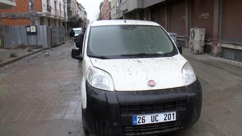 Sultangazide beton pompasının borusu patladı; 2 apartman ve 3 araç betonla kaplandı