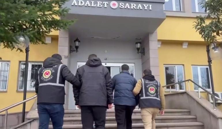 Gümrükten usulsüz geçirilen 65 lüks araca el konuldu: 22 gözaltı