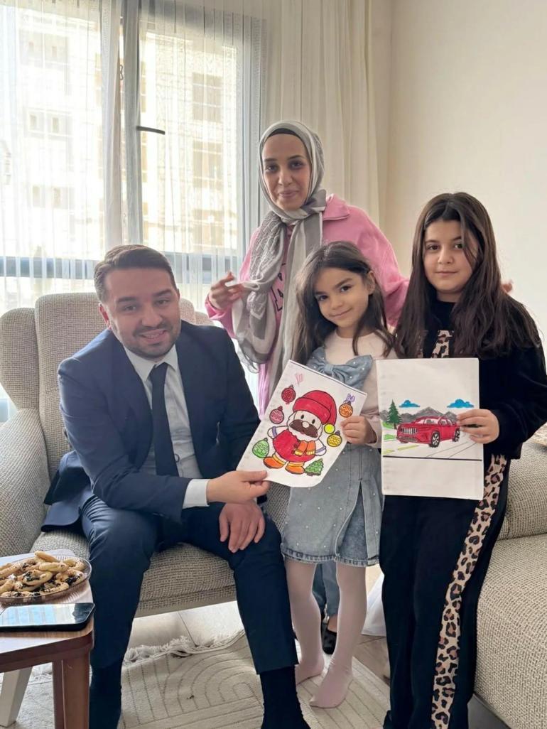 Depremde anne ve babasını kaybeden Azranın doğum günü kutlandı