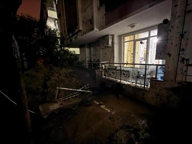 Manisa’da heyelan; sitenin istinat duvarı çöktü