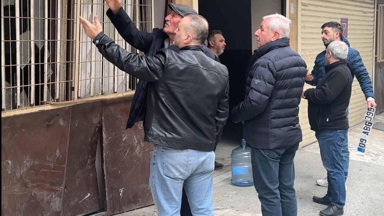 Kağıthane’de 3 ay önce ehliyetini alan sürücü fren yerine gaza bastı; depoya daldı