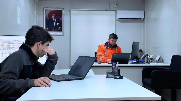 Bakan Kurum: Asrın İnşasının emekçileriyle gurur duyuyoruz