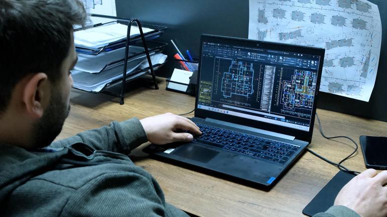 Bakan Kurum: Asrın İnşasının emekçileriyle gurur duyuyoruz