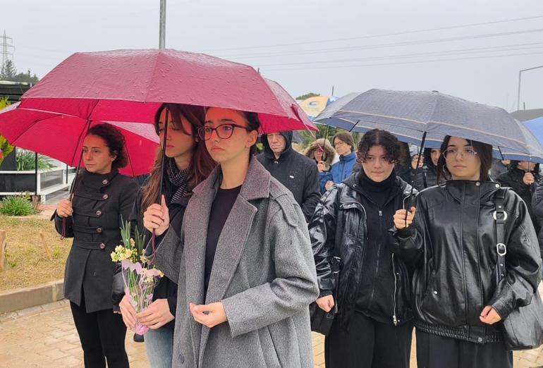 Ödüllü keman sanatçısı Laçin, mezarı başında anıldı