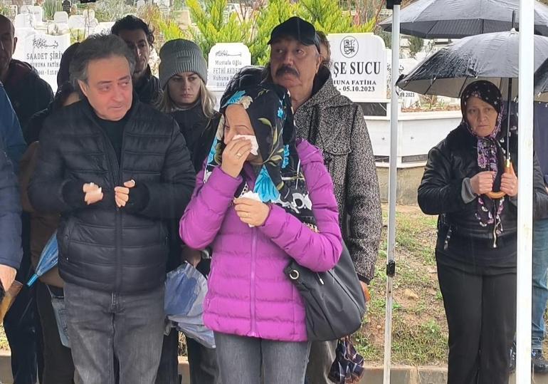 Ödüllü keman sanatçısı Laçin, mezarı başında anıldı