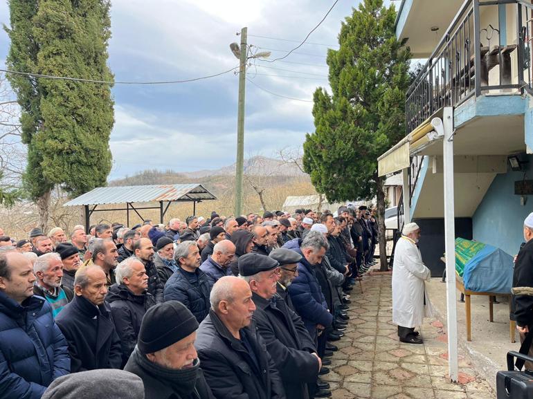 1 gün arayla ölen 56 yıllık çift yan yana toprağa verildi