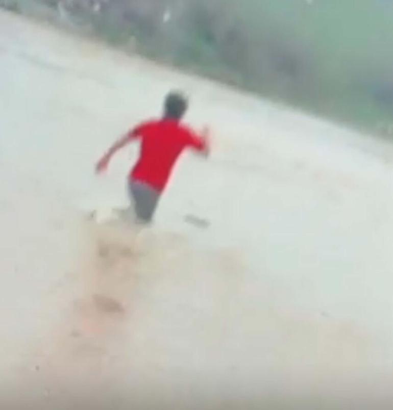 İzmir’de dereye düşen çocuk için arama çalışması başlatıldı