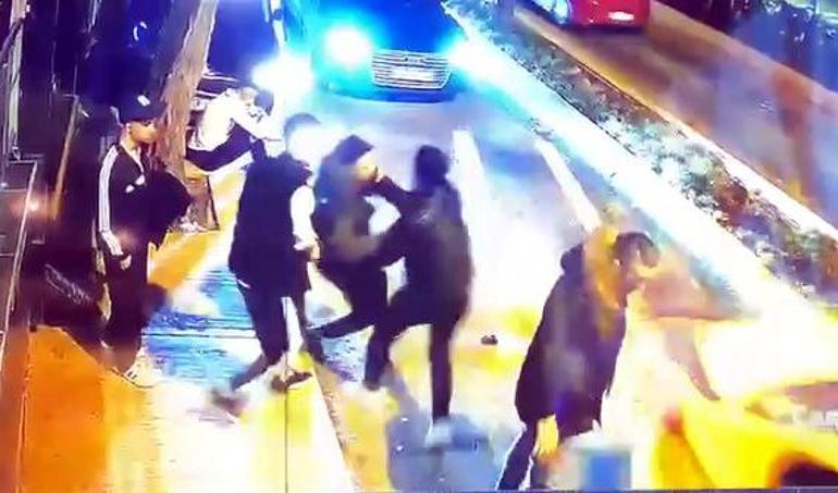 Avcılarda 4 kişiden fazla yolcu kabul etmeyen taksi şoförünü tehdit etti, aracı tekmeledi