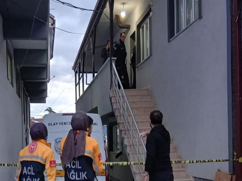 Eşini ve ilişkisi olduğunu iddia ettiği emlakçıyı öldüren emekli polis adliyede