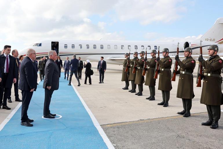 Bakan Güler Ürdün Kralı 2nci Abdullahı askeri törenle karşıladı