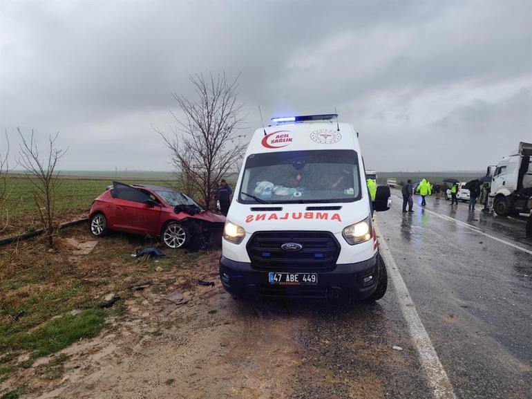 Mardin’de otomobil ile TIR çarpıştı: 2 ölü, 2si ağır 3 yaralı