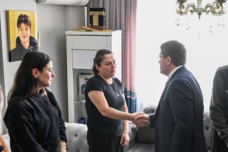 Adalet Bakanı Tunç’tan Atlas Çağlayan’ın ailesine ziyaret