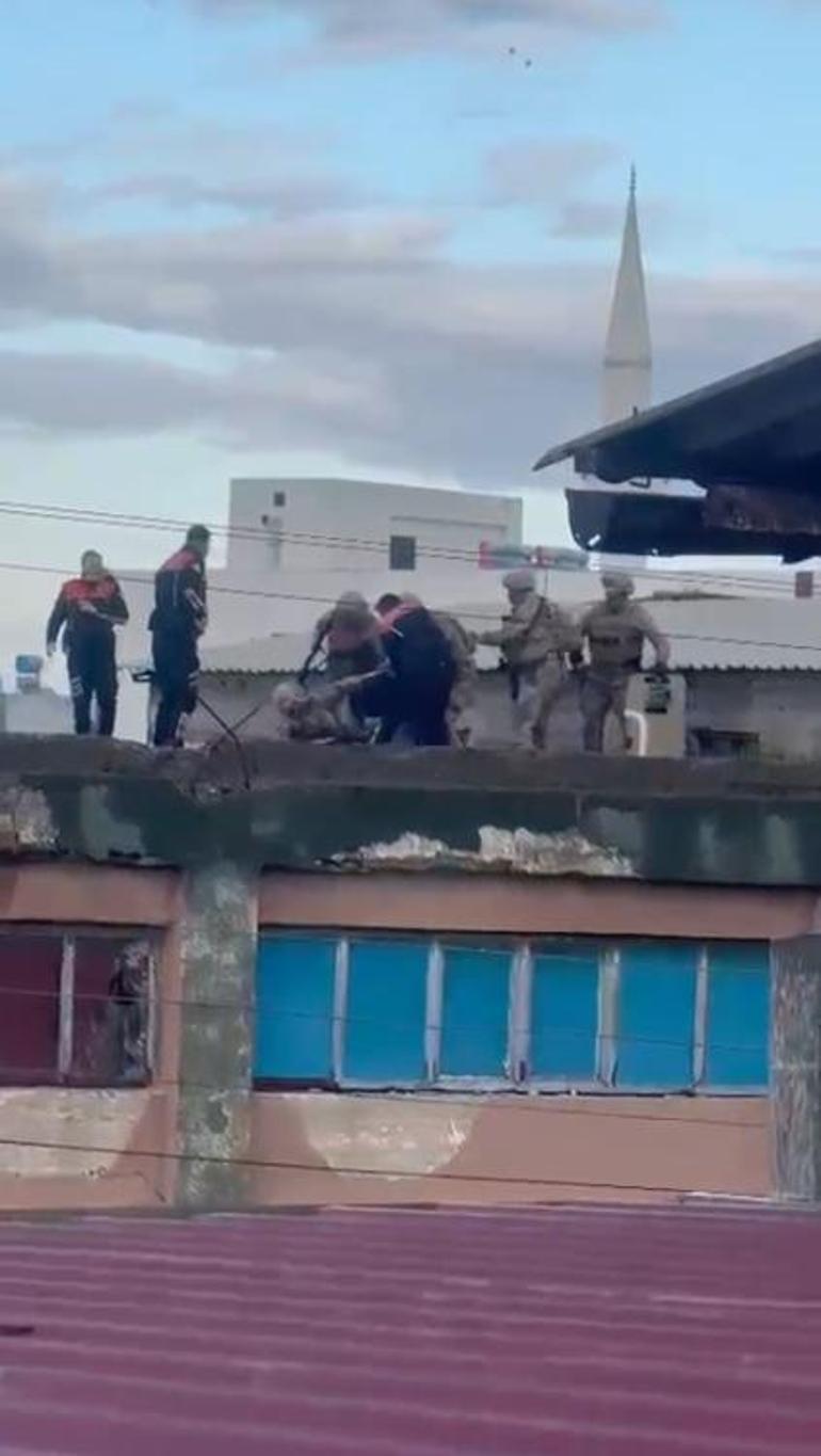 Eski iş yerini basıp, 4 kişi yaraladı; çıktığı çatıda Özel Harekat timlerince etkisiz hale getirildi