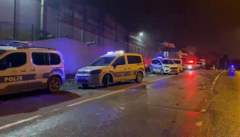 Sultanbeylide polis aracının karıştığı kazada 2si polis 3 kişi yaralandı
