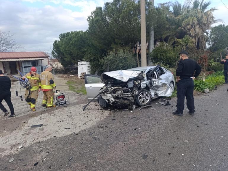 Manisa’da refüjü aşan otomobil, zincirleme kaza yaptı: 2 ölü, 4 yaralı