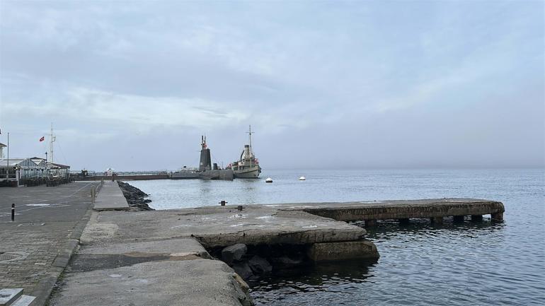 Çanakkale Boğazı, sis nedeniyle çift yönlü olarak ulaşıma kapatıldı