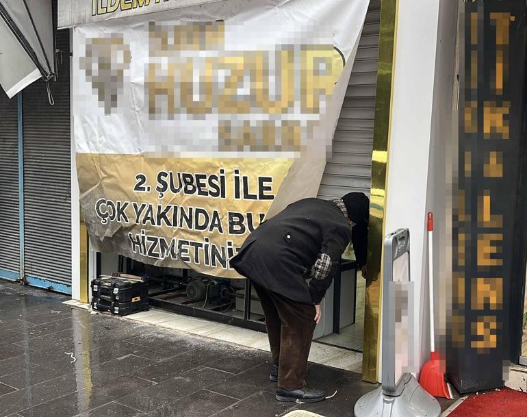 Forkliftle girdiği kuyumcu dükkanından ziynet eşyası çaldı