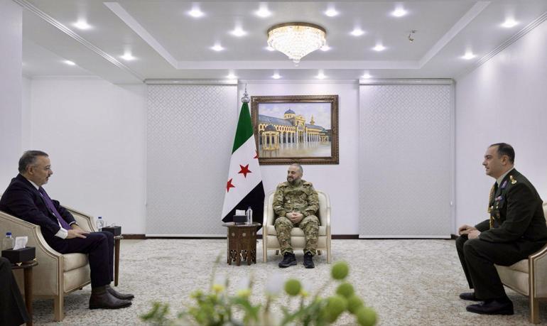 Türkiye’nin Şam Büyükelçisi Yılmaz, Suriye Savunma Bakanı Ebu Kasra ile bir araya geldi