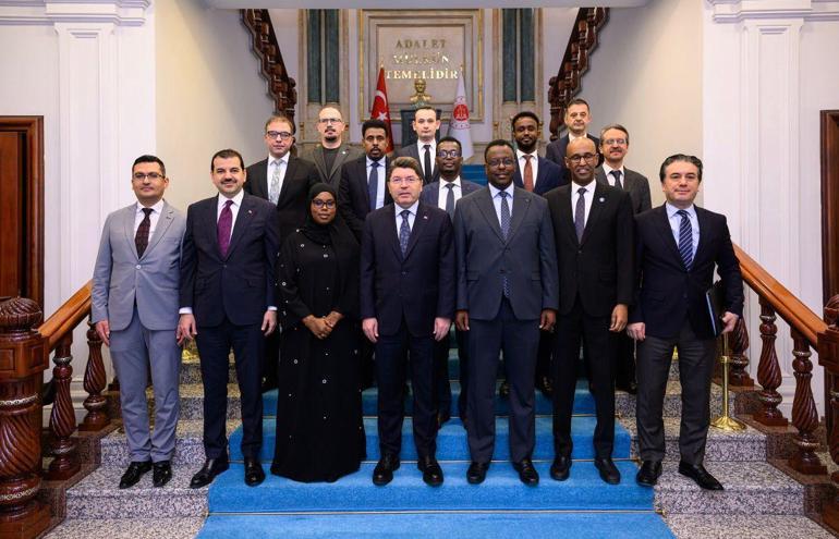 Bakan Tunç, Somali Adalet Bakanı Sheikhali ile görüştü
