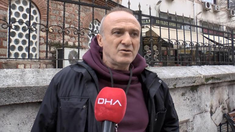 Fatih’te hafif ticari araç park halindeki otomobillere ve yayalara çarptı: 4 yaralı