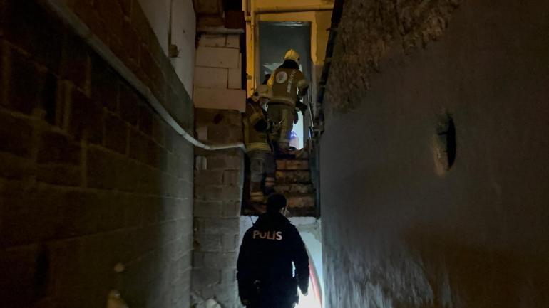 Bursada 2 katlı binada çıkan yangın söndürüldü