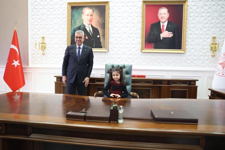 Bakan Memişoğlu, ‘sağlık elçisi’ Doğa ve sigarayı bıraktırdığı dedesiyle bir araya geldi