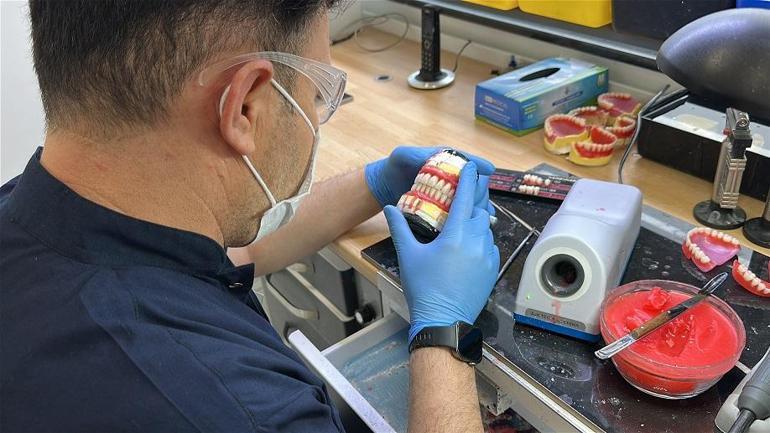 Diş hekimi Nevzat Ballıpınar: Kendi kendine yeten üst segment bir klinik kurduk