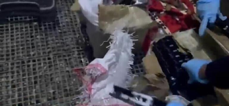 Güvercin kümesinde 124 ruhsatsız tabanca ele geçirildi; 3 gözaltı