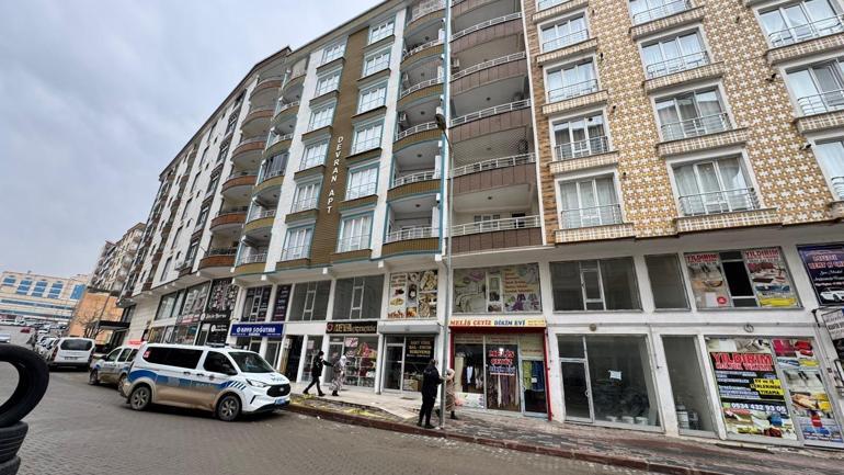 Siirtte 3üncü kattan düşen kadın hayatını kaybetti
