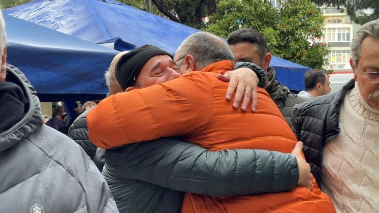 Evlerinde öldürülmüş halde bulunan çift, toprağa verildi