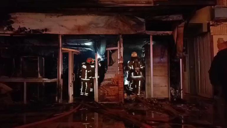 Bursada iş yerinde çıkan yangında 2 kişi dumandan etkilendi