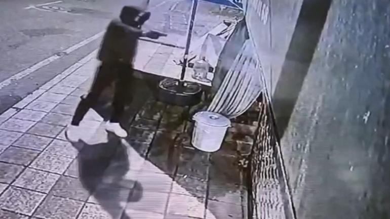 Büyükçekmece’de taksiyle gidip iş yeri kurşunlayan 5 şüpheli tutuklandı