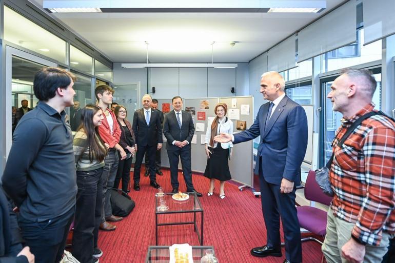 Bakan Ersoy, Berlinde Yunus Emre Enstitüsünü ziyaret etti