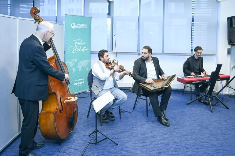 Bakan Ersoy, Berlinde Yunus Emre Enstitüsünü ziyaret etti