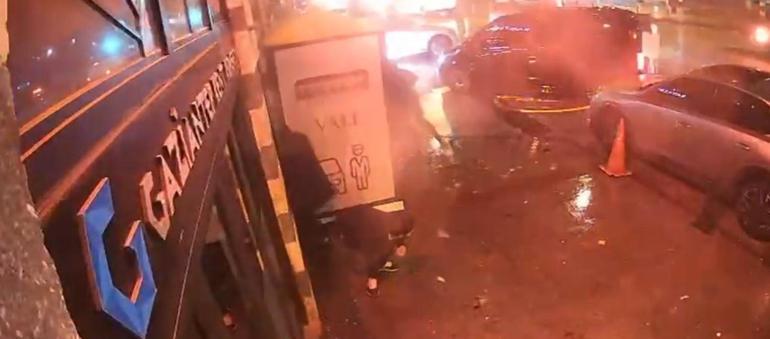 Gaziantep’te hesap tartışması sonrası restorana silahlı saldırı kamerada