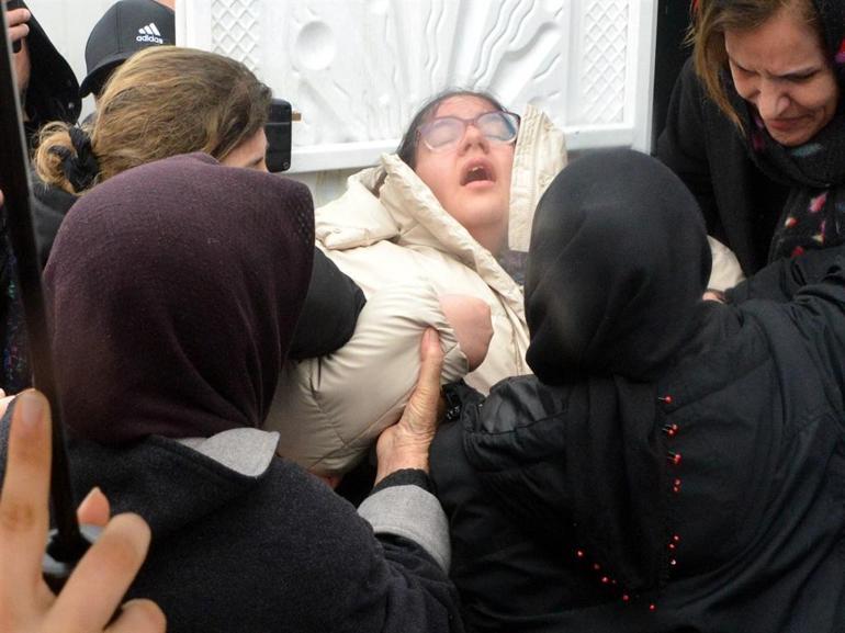 Ayrılmak isteyen kız arkadaşını otomobilde boğup, teslim oldu