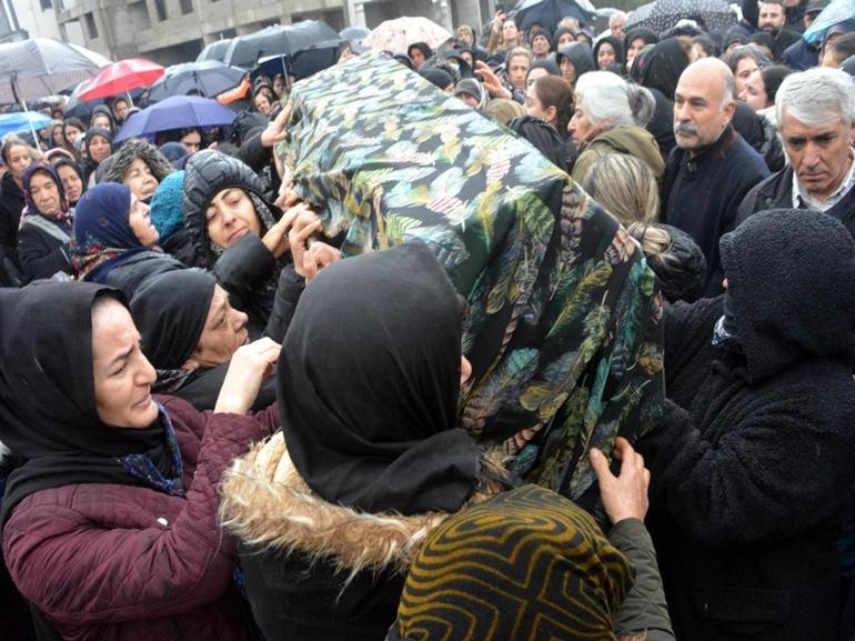 Ayrılmak isteyen kız arkadaşını otomobilde boğup, teslim oldu