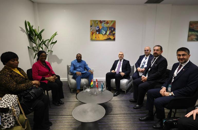 Bakan Işıkhan, Gana Çalışma Bakanı Pelpuo ile bir araya geldi