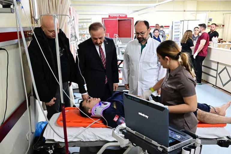 Ispartada cezaevi ring aracı devrildi: 3 yaralı