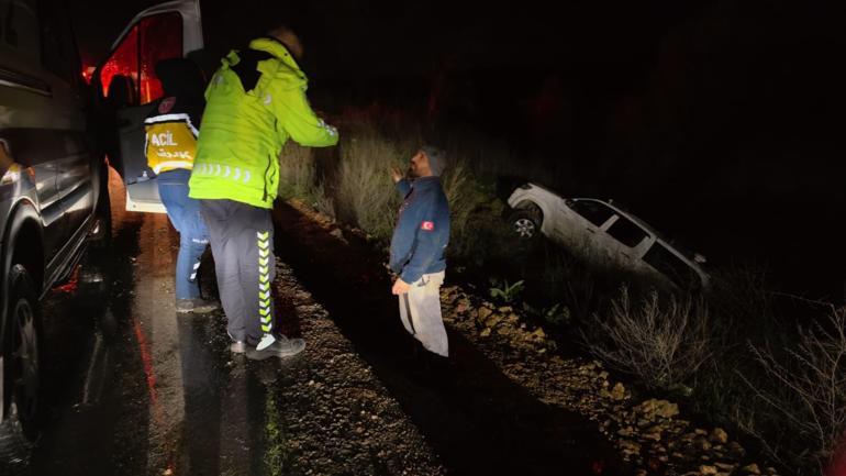 Kamyonetin şarampole yuvarlandığı kazada sürücü yaralandı
