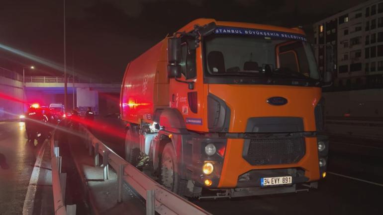 Küçükçekmece’de belediye temizlik aracına çarpan motosikletteki 2 kişi öldü