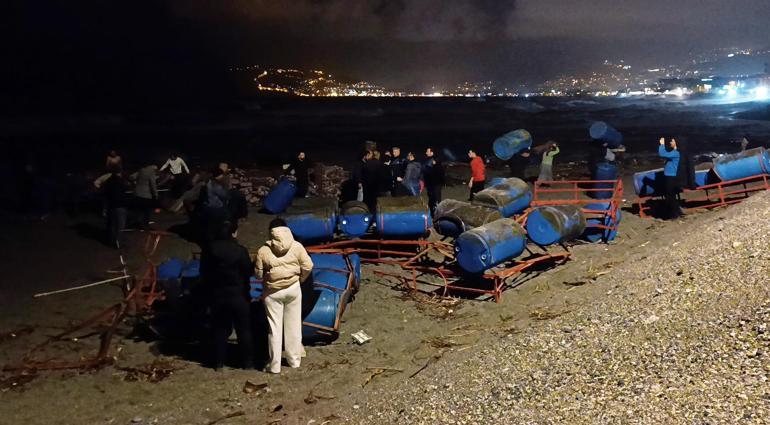 Antalyayı sağanak vurdu; 7 ilçede okullar tatil edildi